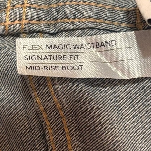 Lane Bryant Signature Fit Mid Rise Boot Cut Jeans Size 22 - Picture 5 of 7